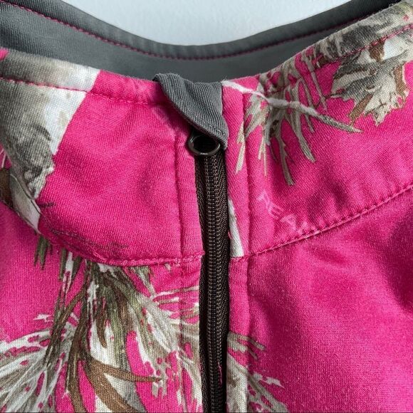 Realtree Ladies Jacket Performance Realtree Camo 1/4 Zip Mock Neck Pullover Top - Picture 7 of 12